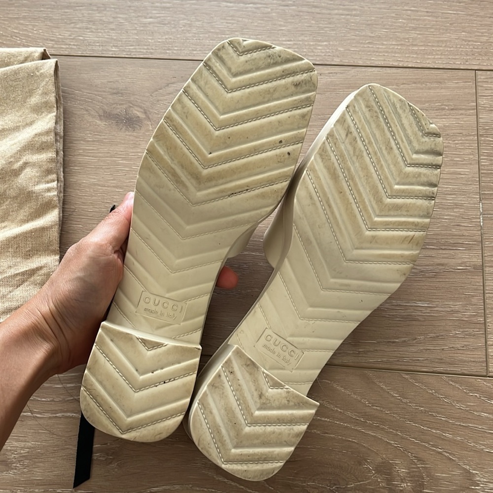 Gucci Women's Cream Logo Block Heel Slide Sandals - Picture 6 of 6